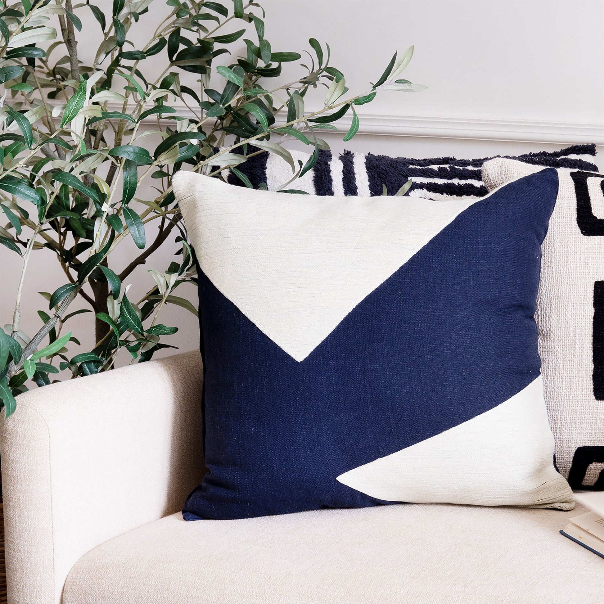 20" Navy Blue And Ivory Cotton Abstract Throw Pillow-6