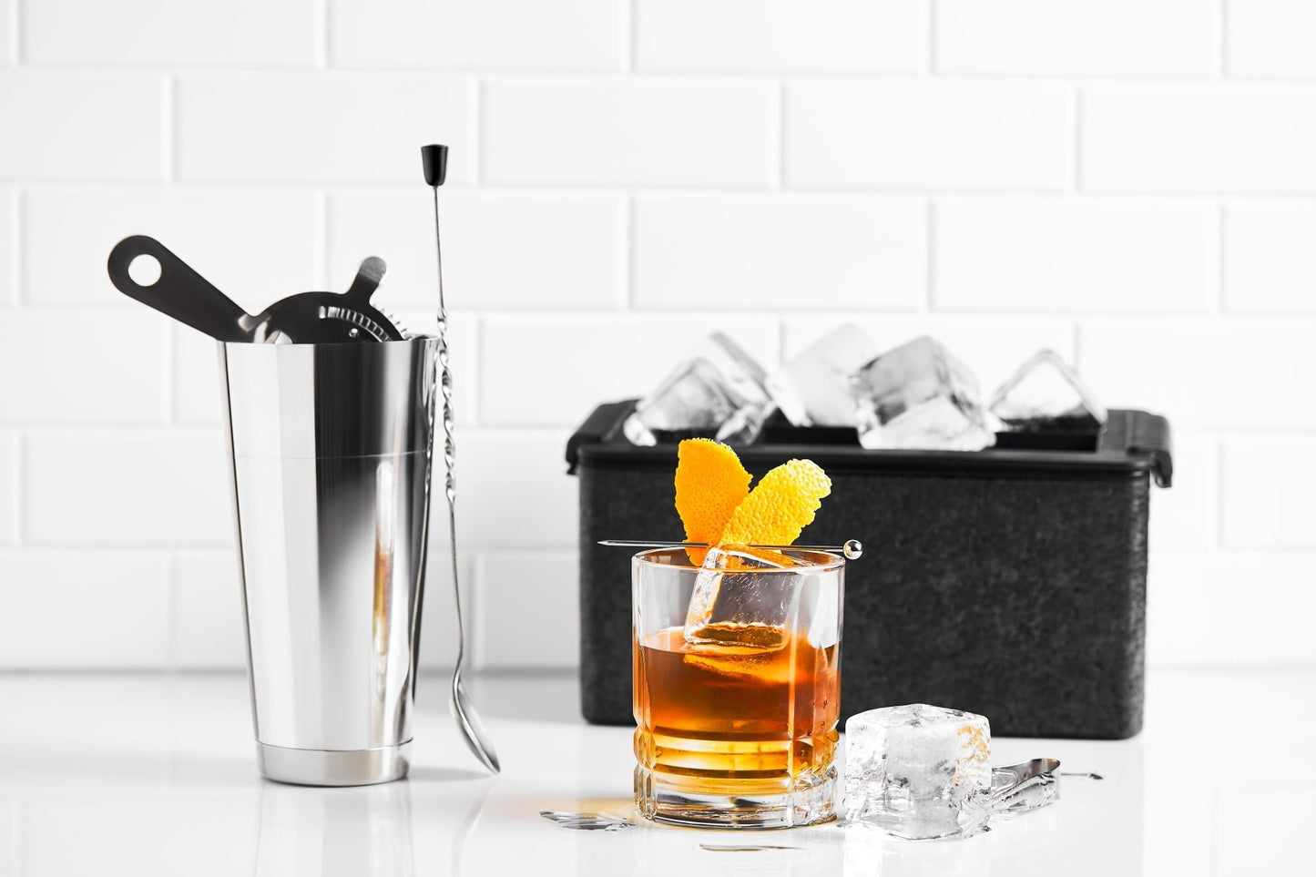 Crystal Clear Ice Cube Maker Mold - Eight 2" Square Ice Cubes
